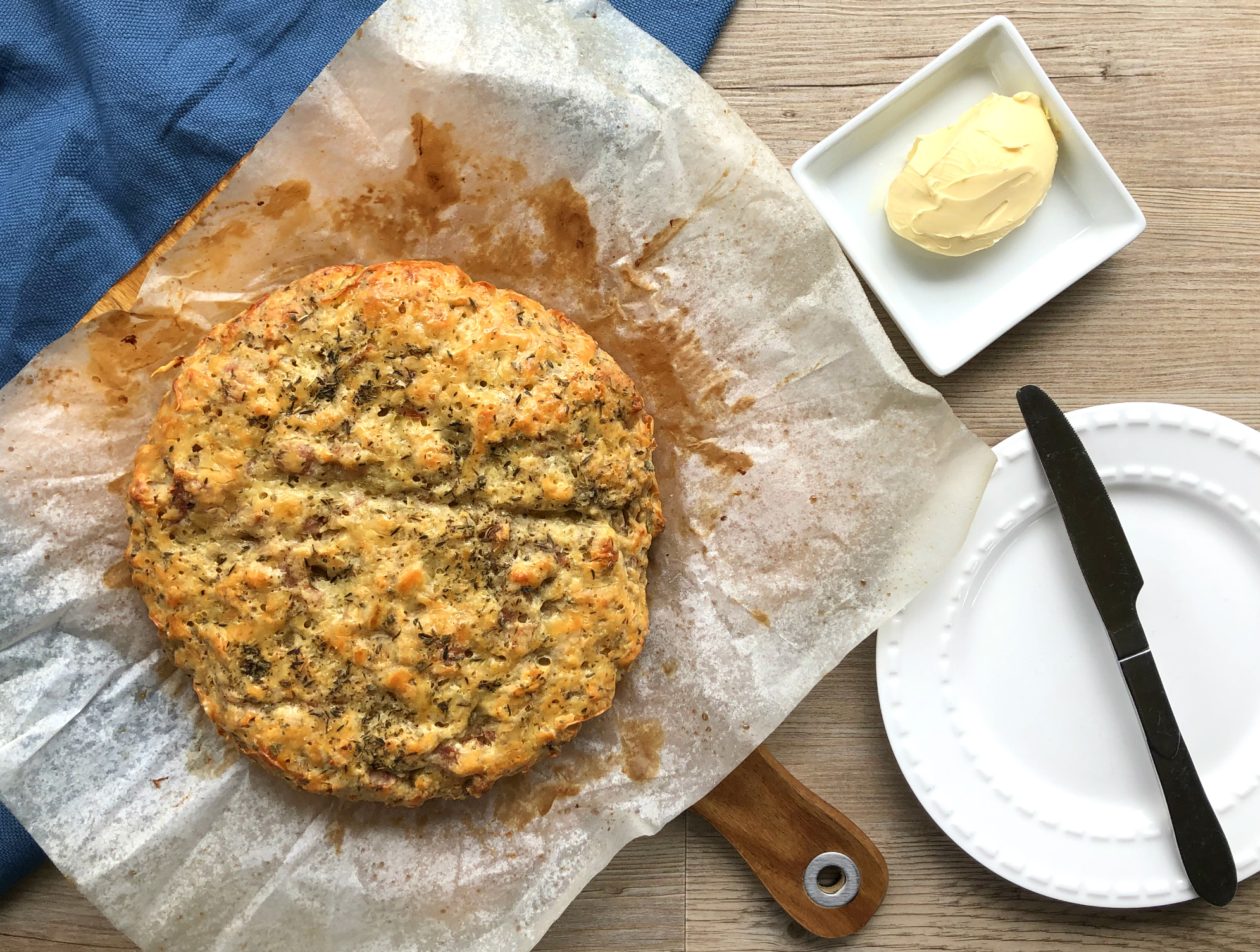 Easy Cheesy Slow Cooker Bread 