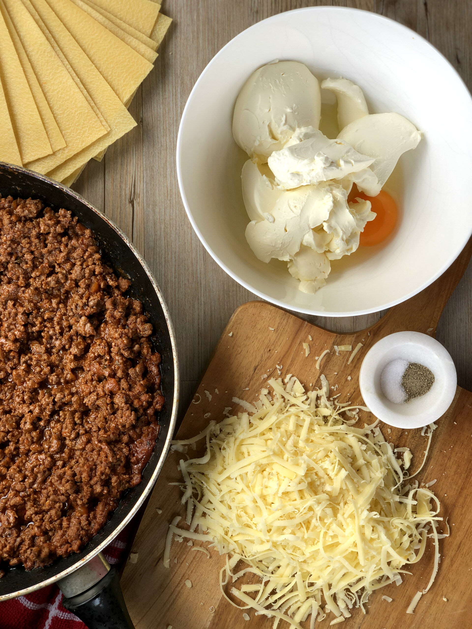 Ingredients for Slow Cooker Lasagne, Cream Cheese Pasta Sheets 