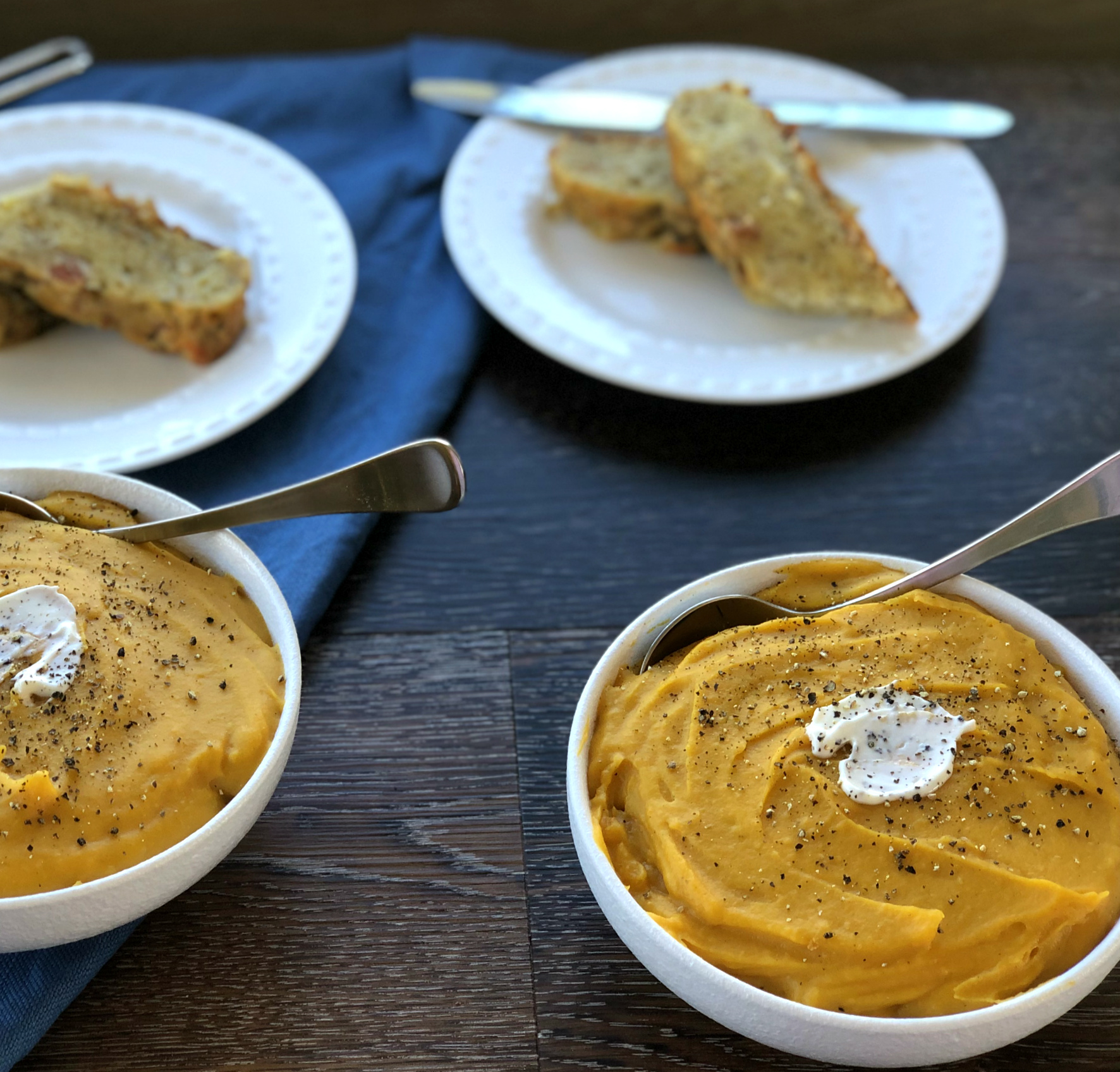 Thick Creamy Pumpkin Soup Bowls 