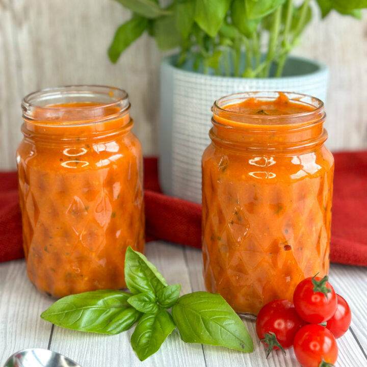 Slow Cooker Cherry Tomato & Basil Pasta Sauce 