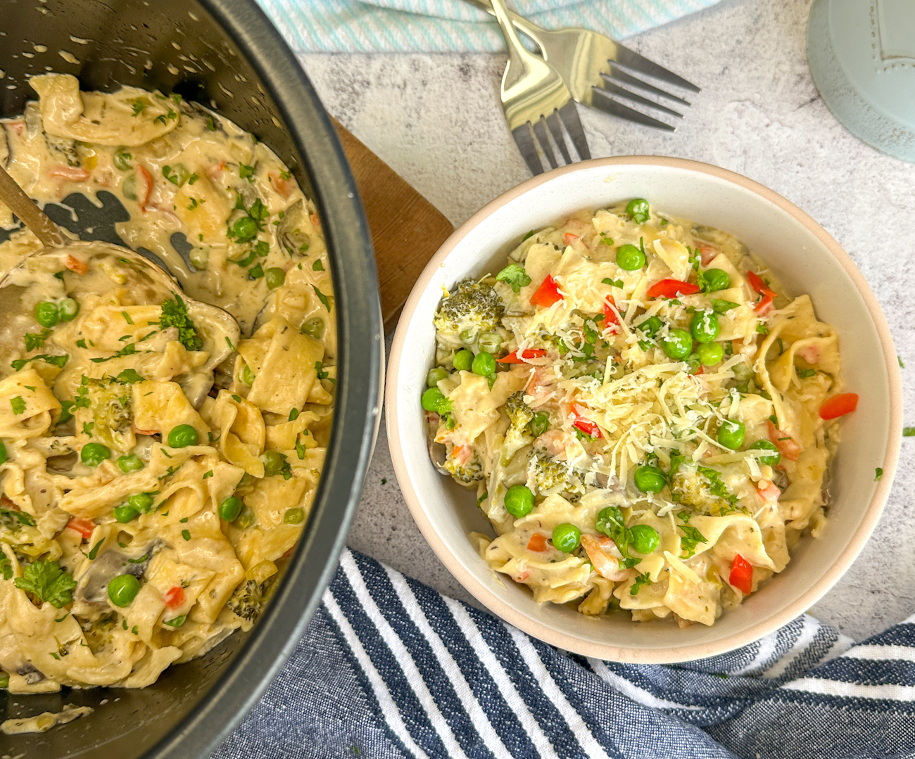 slow cooker alfredo in a serving bowl