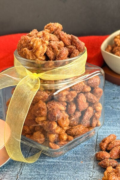 gift jar of slow cooker candied nuts
