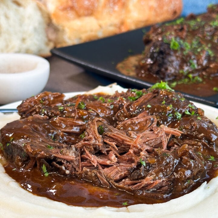 Slow cooker rich beef cheeks in gravy